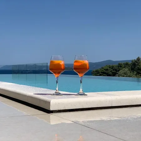 Hvar 4*