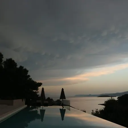 Hvar 4* Vrbanj