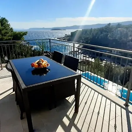 Hvar * Vrbanj