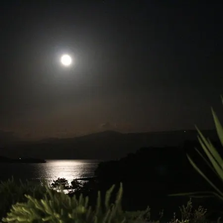 Hvar Gostinjska kuća 4*