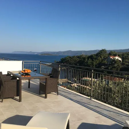 Gostinjska kuća Hvar 4*